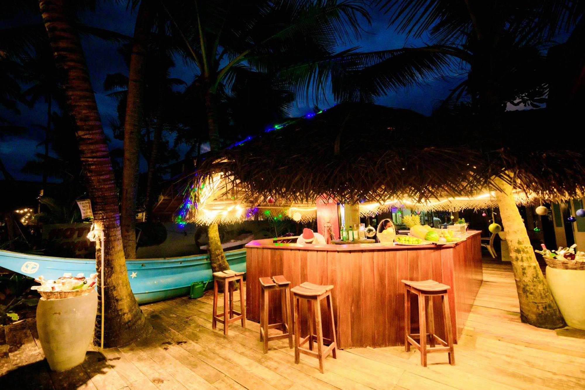 Royal Beach Hotel & Restaurant Хиккадува Экстерьер фото