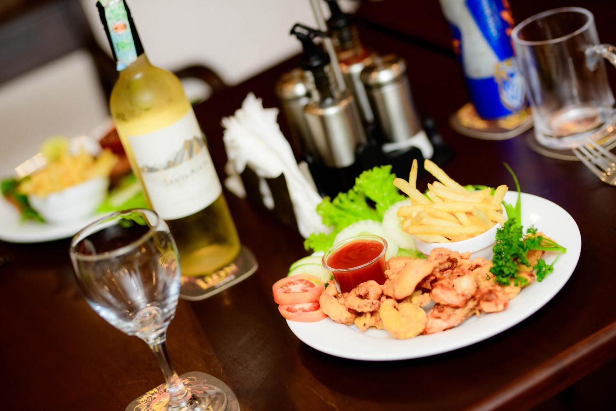 Royal Beach Hotel & Restaurant Хиккадува Экстерьер фото