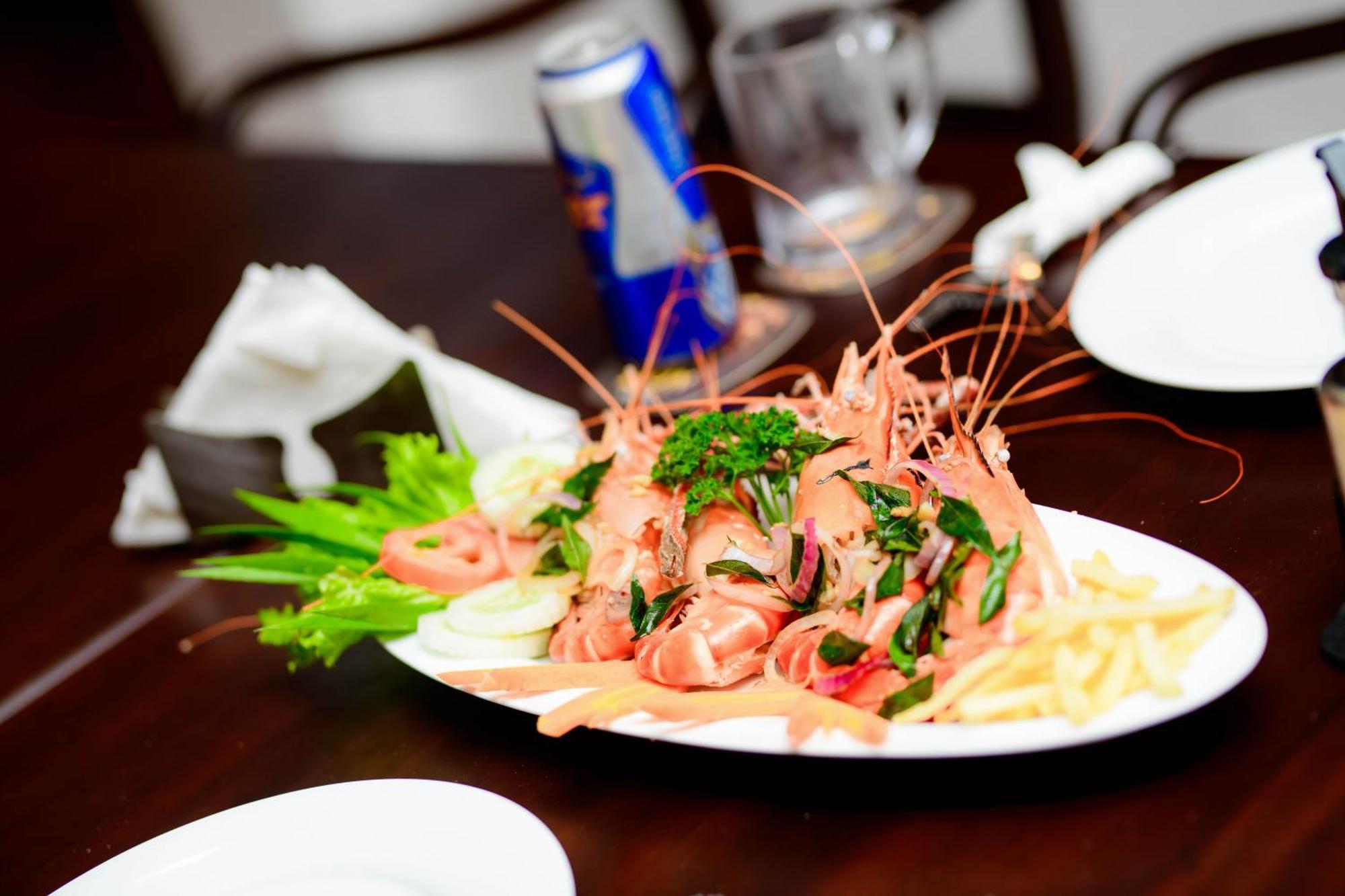 Royal Beach Hotel & Restaurant Хиккадува Экстерьер фото