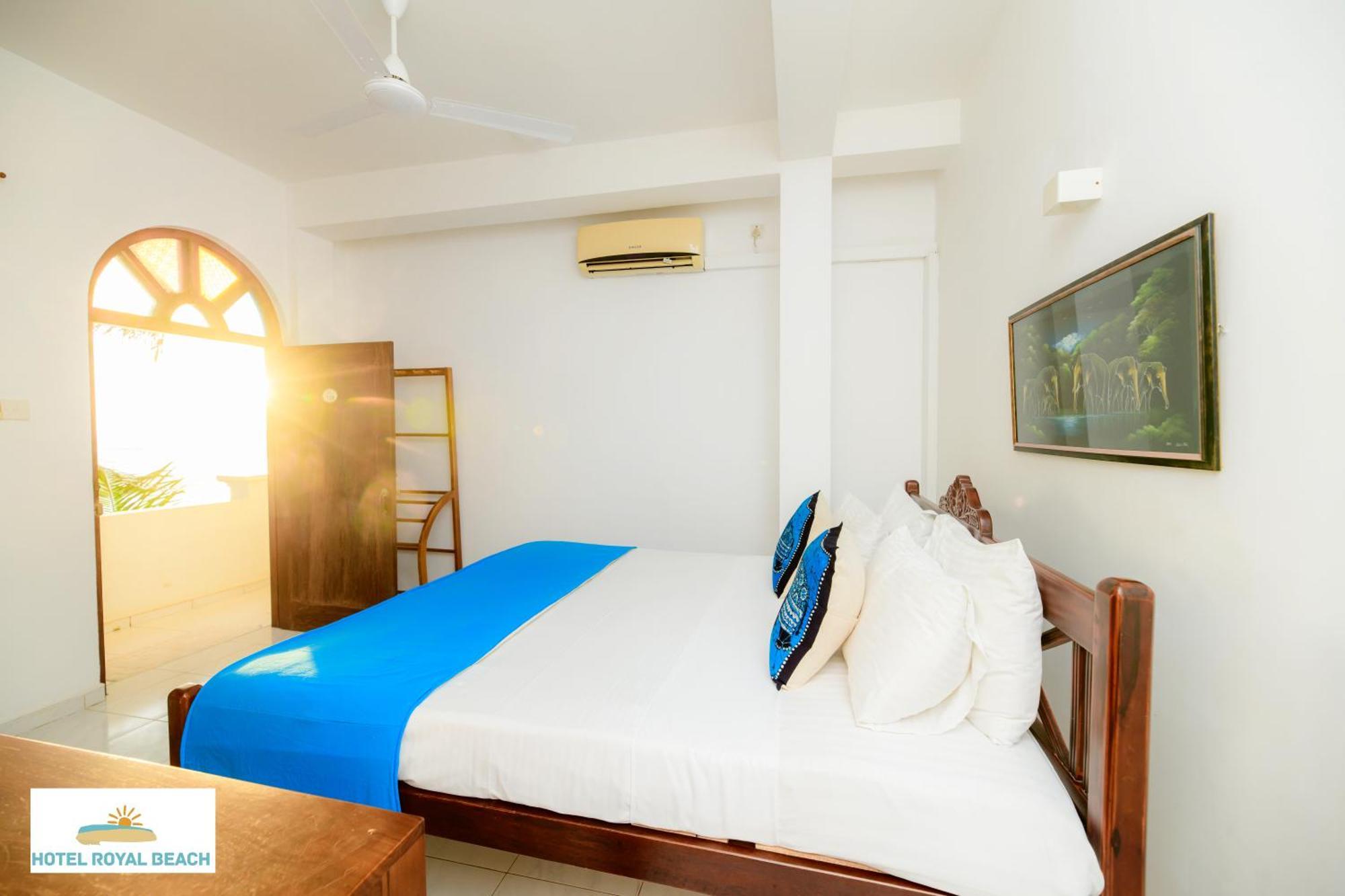 Royal Beach Hotel & Restaurant Хиккадува Экстерьер фото