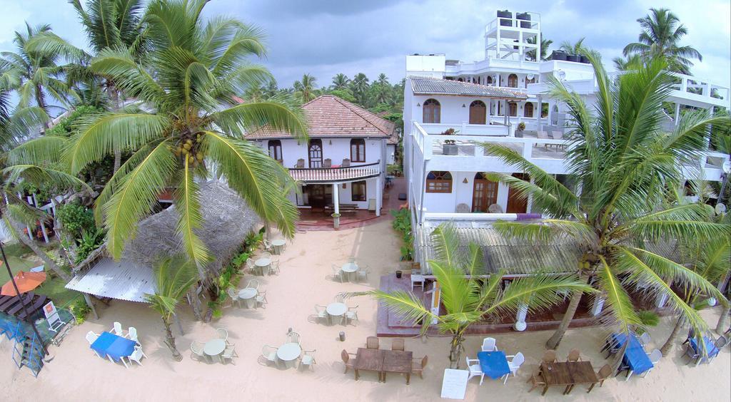 Royal Beach Hotel & Restaurant Хиккадува Экстерьер фото