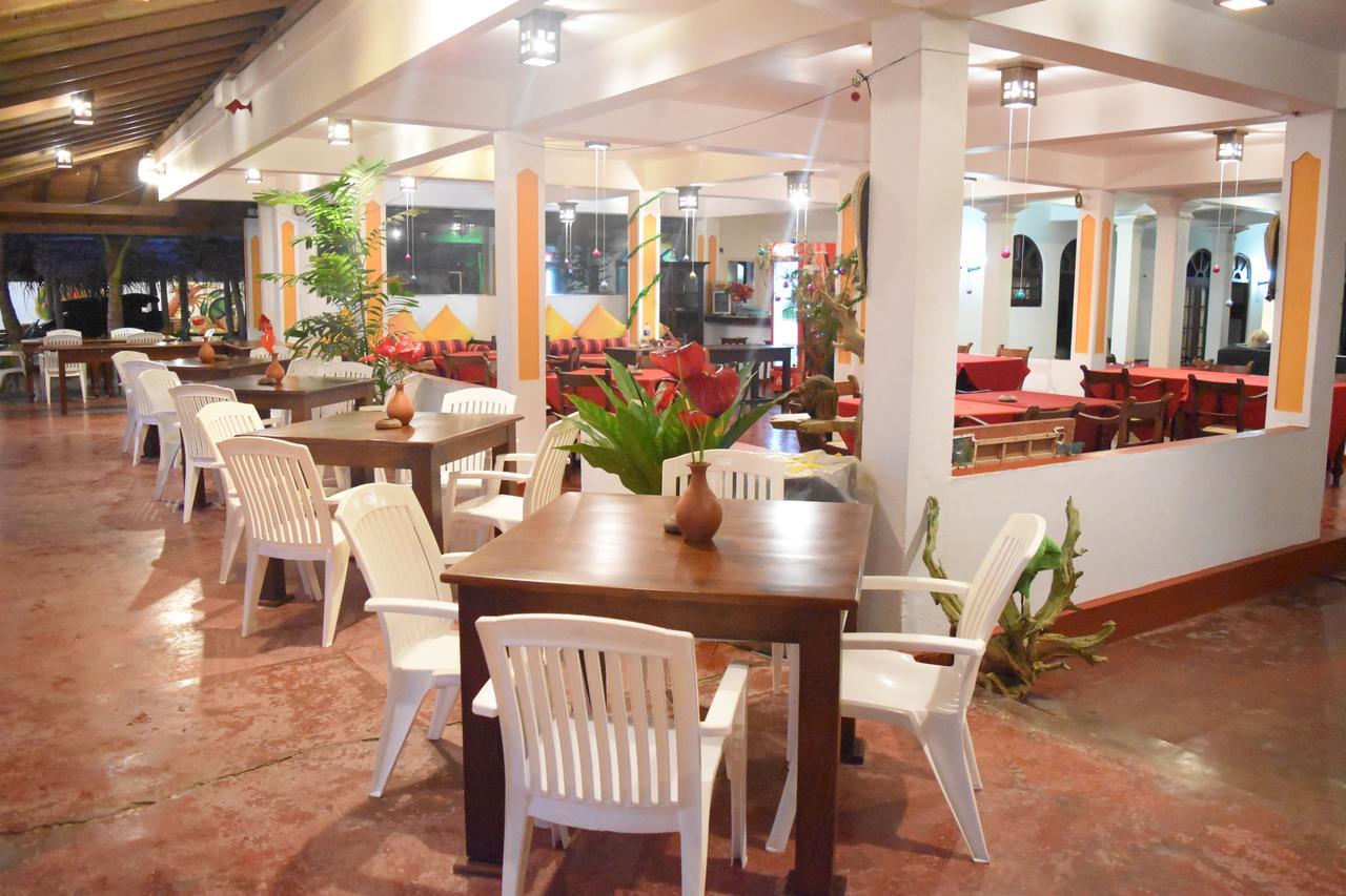 Royal Beach Hotel & Restaurant Хиккадува Экстерьер фото